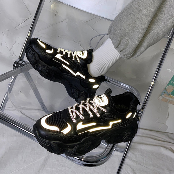 Aktuelni ženski obični model tenisica