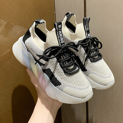 Casual γυναικεία sneakers από πλέγμα και σόλα σιλικόνης