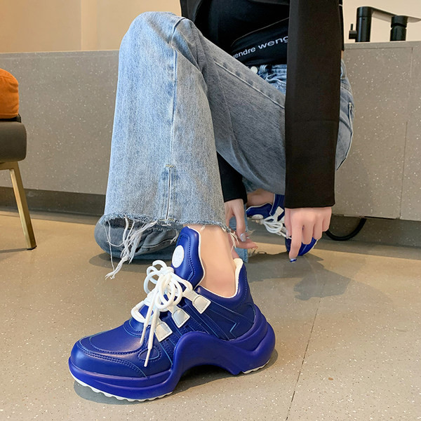 Adidasi eleganti de dama cu broderie in doua culori