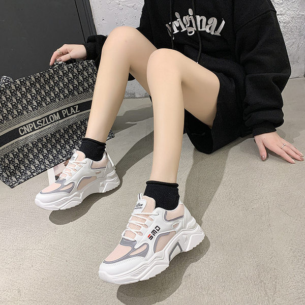 Adidasi dama - doua modele cu talpa plata