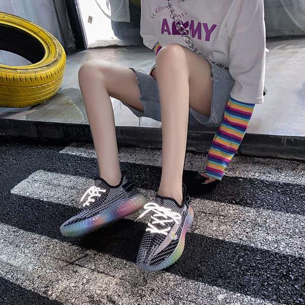 Γυναικεία υφασμάτινα αθλητικά παπούτσια με κορδόνια σε τέσσερα χρώματα