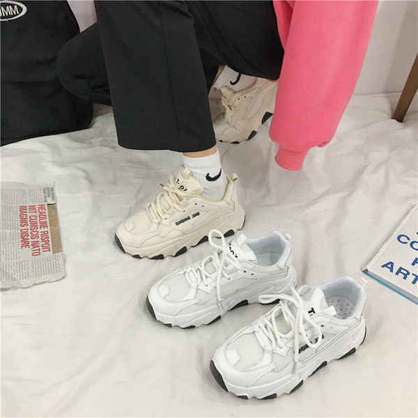 Adidasi de dama cu talpa aspra in alb si bej