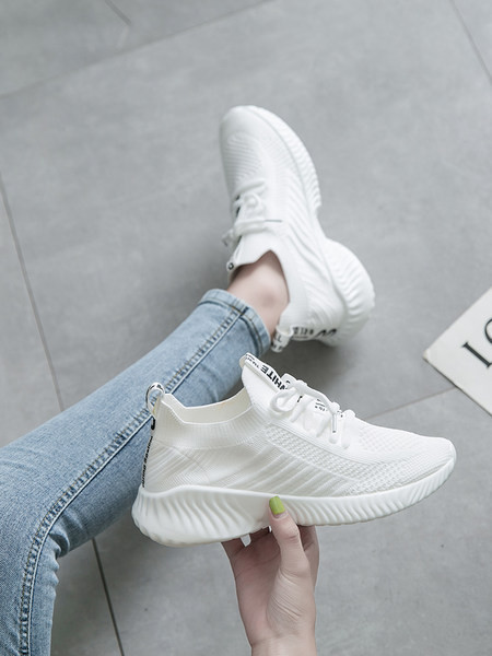 Tenisi dama in doua culori si trei modele