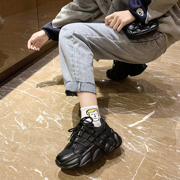 Adidasi de dama cu sireturi in negru