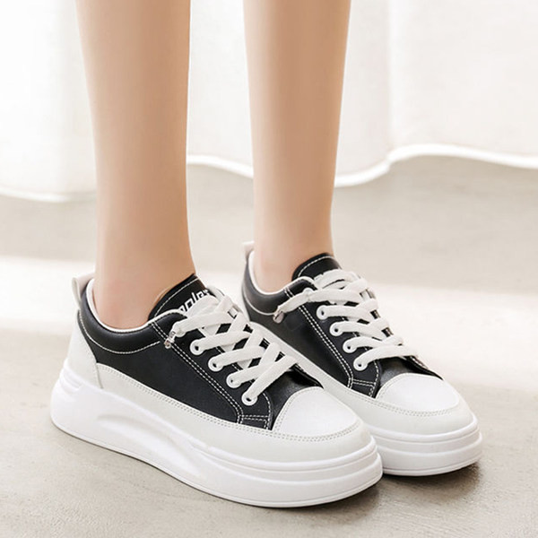 Adidași moderni de damă în alb-negru