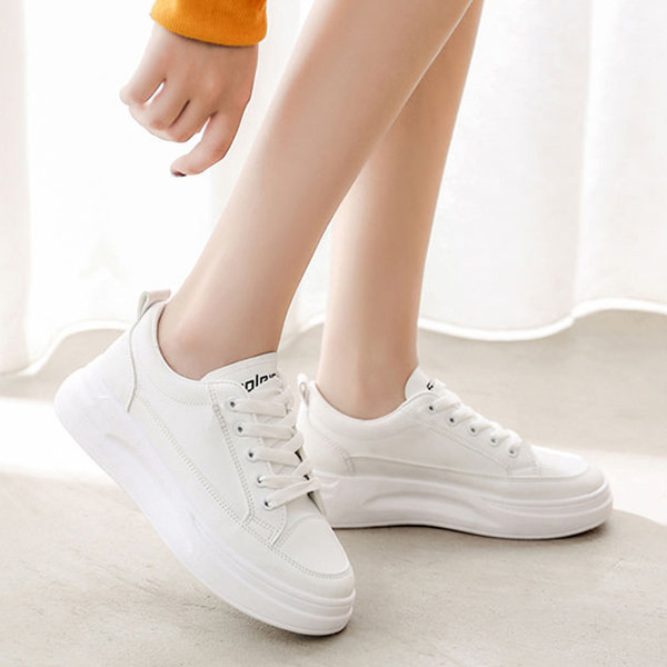 Adidași moderni de damă în alb-negru