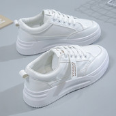 Stiilsed tossud, mis on valmistatud ökonahast tavalisest mudelist naistele