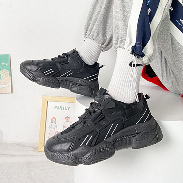 Novi model ženskih tenisica sa vezicama u tri boje