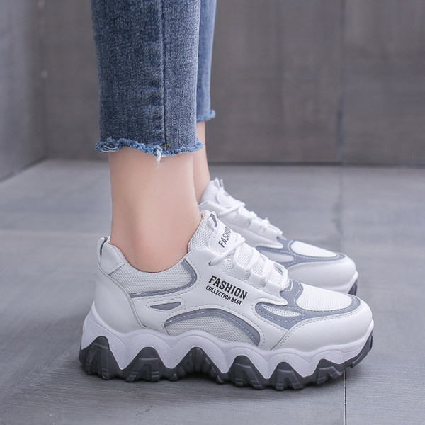 Aktualne ženske tenisice od umjetne kože s prepustom