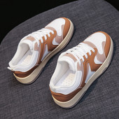 Γυναικεία sneakers με κορδόνια σε καφέ και μαύρο χρώμα