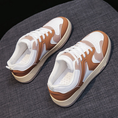 Γυναικεία sneakers με κορδόνια σε καφέ και μαύρο χρώμα