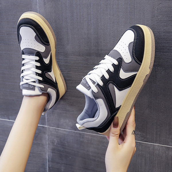 Adidasi de dama cu sireturi in maro si negru