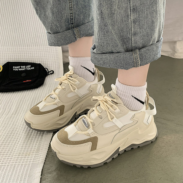 Ženske tenisice s visokim đonom i vezicama