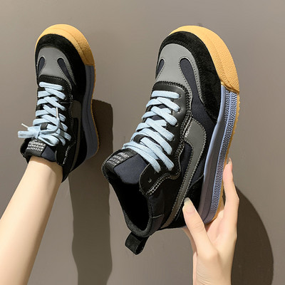 Tenisi dama din piele intoarsa artificiala si sireturi - doua culori