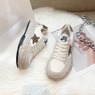 Adidasi moderni de dama cu emblema din imitatie de piele