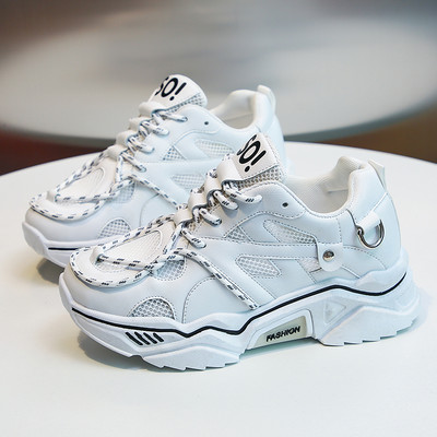 Sneakers με κορδόνια σε τρία χρώματα και τραχιά σόλα