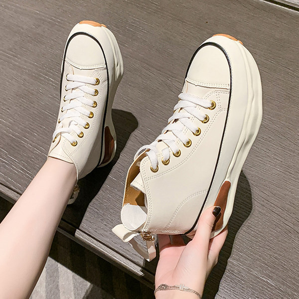 Tenisi de damă eleganti din piele artificială, cu șireturi și talpă plată