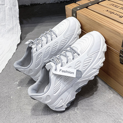 Adidasi de dama cu sireturi si talpa aspra - in alb