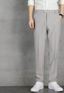 Pantaloni barbatesti la moda cu buzunare si talie standard