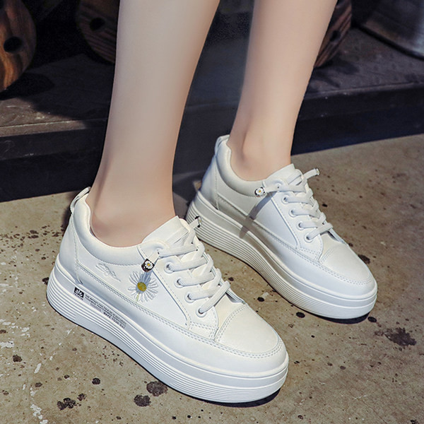 Adidasi casual dama cu broderie si talpa plata