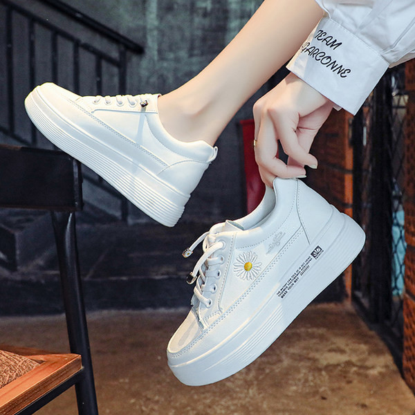 Adidasi casual dama cu broderie si talpa plata