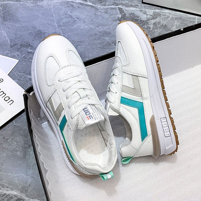 Γυναικεία sneakers από οικολογικό δέρμα με επίπεδη σόλα σε δύο χρώματα