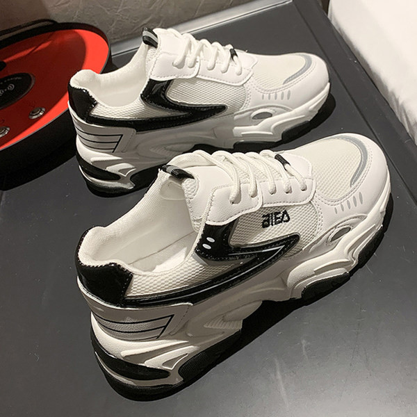 Tenisi actuali pentru femei cu talpa plate si plasa