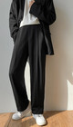 Широк модел мъжки панталон със стандартна талия