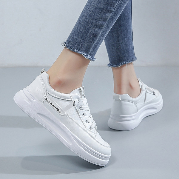 Tenisi cu cravate in alb