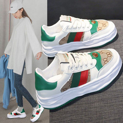 Γυναικεία sneakers σε δύο χρώματα