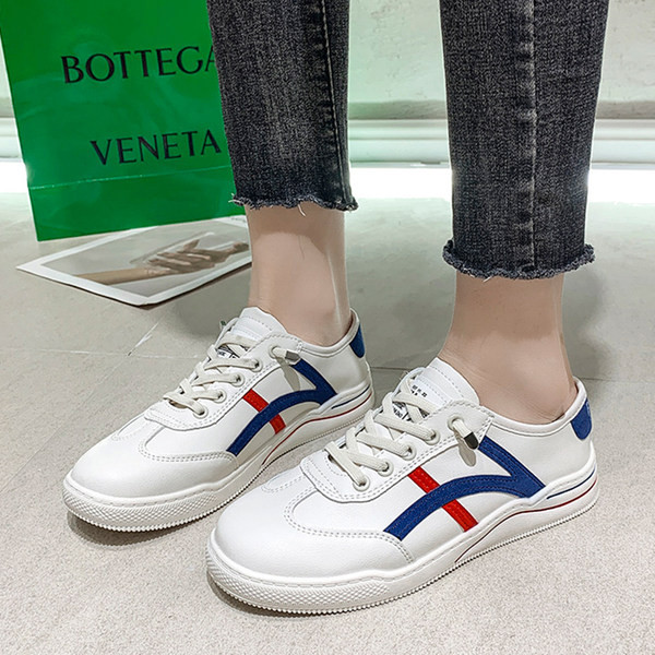 Adidasi albi de dama cu talpa plata si sireturi