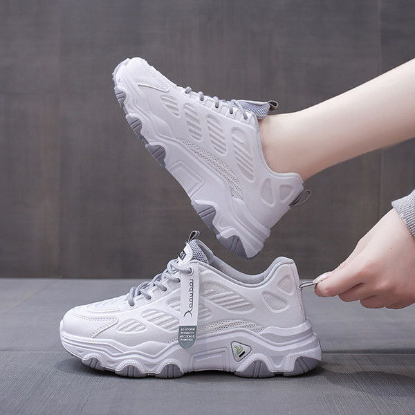 Ženske tenisice s mrežicom i vezicama