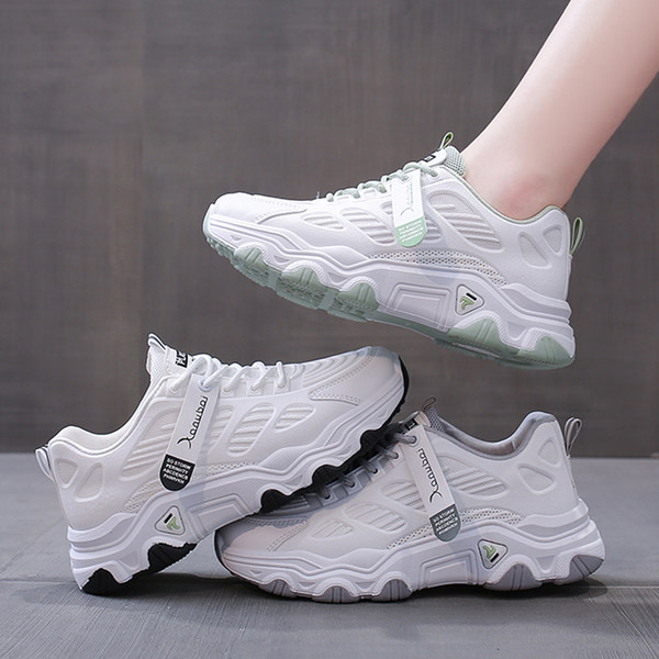 Ženske tenisice s mrežicom i vezicama