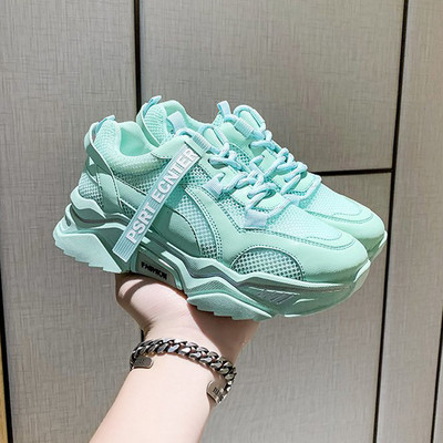 Μοντέρνα sneakers κλασικό μοντέλο για γυναίκες