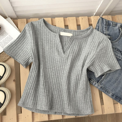 Tricou casual cu mâneci scurte și decolteu spitz