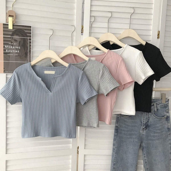 Tricou casual cu mâneci scurte și decolteu spitz