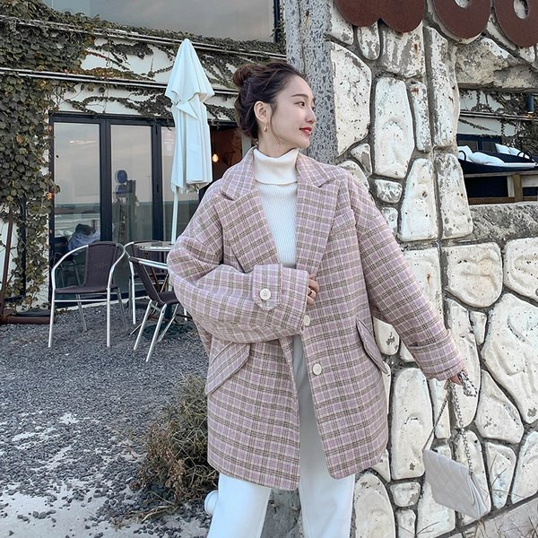 Palton scurt de damă în carouri stilat model larg