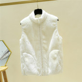 Vestă pufoasă cu fermoar și buzunare