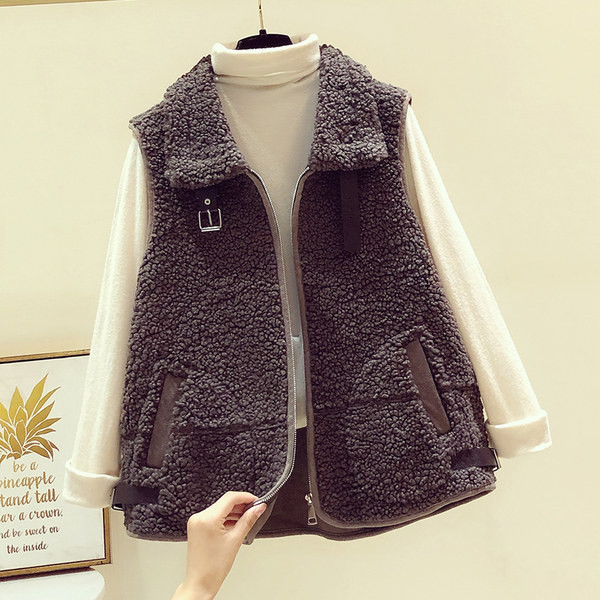 Naiste sulevest taskute ja kraega