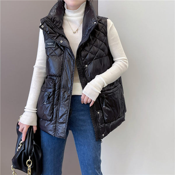 Vesta casual cu buzunare si guler inalt