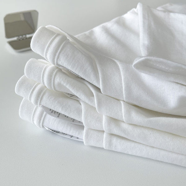 Tricou de damă simplu cu decolteu rotund