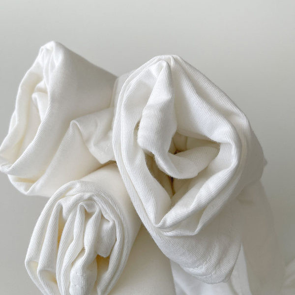 Tricou de damă simplu cu decolteu rotund