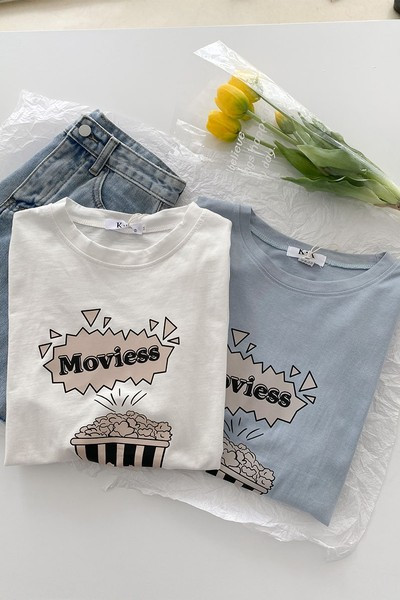 Široka pamučna majica s aplikacijom za ljeto