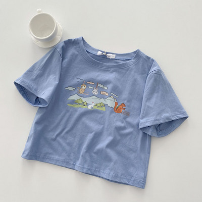 Tricou scurt cu aplicație și decolteu oval