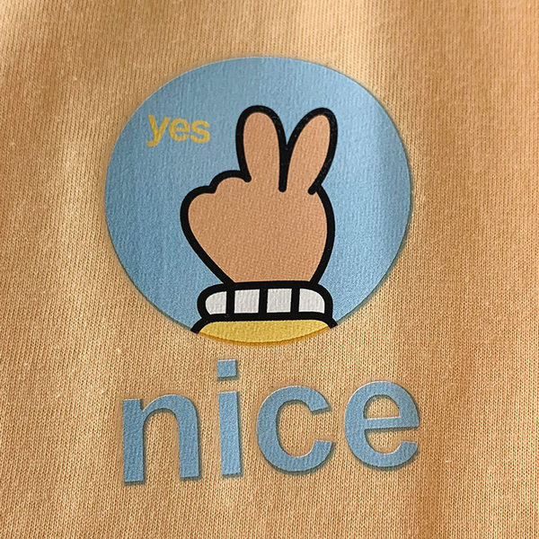 Tricou de dama din bumbac cu aplicatie colorata