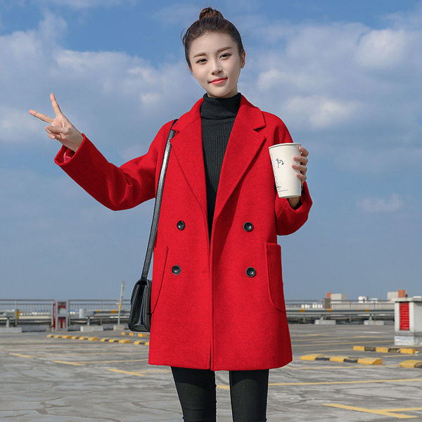 Palton de dama cu buzunar si decolteu spitz