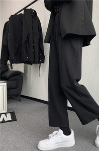 Model nou de pantaloni barbati cu lungime 9/10 si picioare late