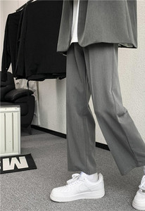 Model nou de pantaloni barbati cu lungime 9/10 si picioare late