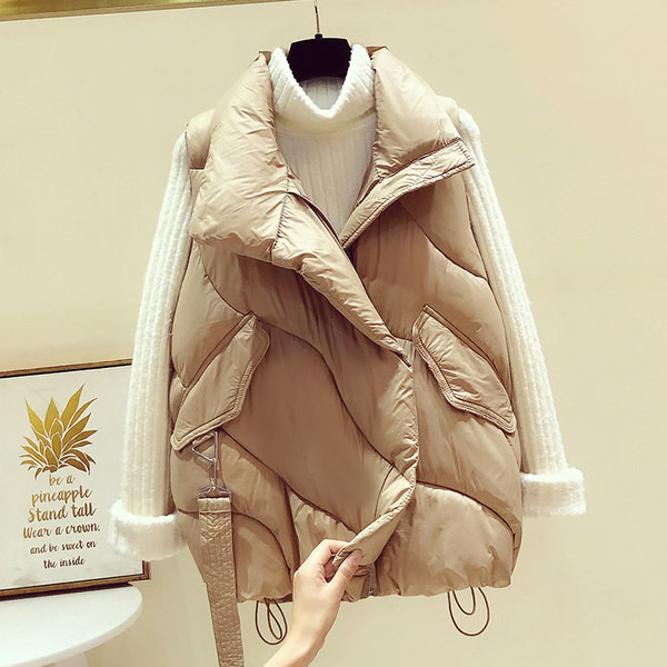 Vesta lata cu guler inalt si buzunare