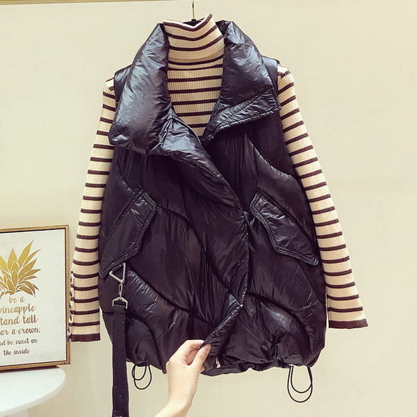 Vesta lata cu guler inalt si buzunare